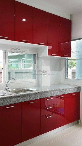 ชุดครัว Built-in ตู้ล่าง โครงซีเมนต์บอร์ด หน้าบาน Acrylic สีแดง + สีขาวนวล