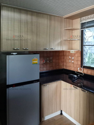 ชุดครัว Built-in โครงซีเมนต์บอร์ด หน้าบาน Laminate สี Clyde Teak