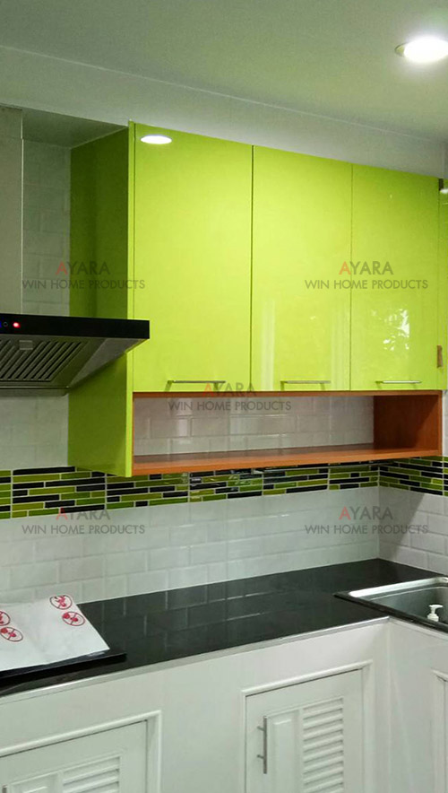 ชุดครัว Built-in ตู้บน โครงปาติเกิล หน้าบาน Acrylic สีเขียวมะนาว 1
