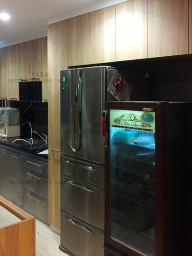 ชุดครัว Built-in ตู้ล่าง โครงซีเมนต์บอร์ด หน้าบาน Laminate สี Classic Walnut ลายไม้