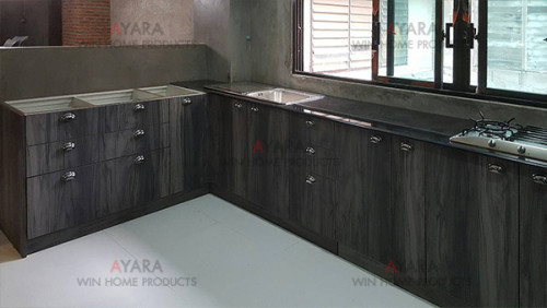 ชุดครัว Built-in ตู้ล่าง โครงซีเมนต์บอร์ด หน้าบาน Laminate สี Vogue Wood ลายไม้แนวตั้ง 1