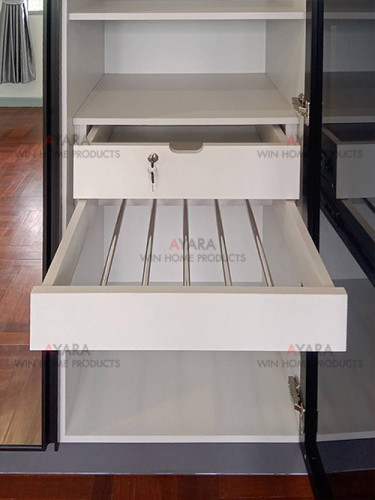 ตู้เสื้อผ้า Built-in โครงตู้และหน้าบานปาติเกิล กันชื้น เคลือบ Melamine สี ES 4004-11 + ES 4005-11 5