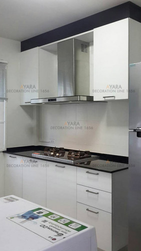ชุดครัว Built-in ตู้ล่าง โครงซีเมนต์บอร์ด หน้าบาน Laminate สีขาวเงา - ม.ศุภาลัย Ville 3