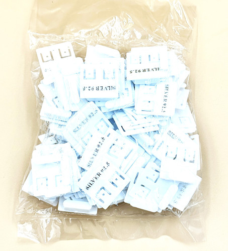 แป้นต่างหู ขาว ตัวพิมพ์สีเงิน (100 ชิ้น)