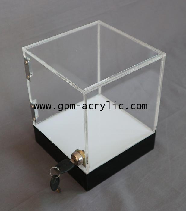 กล่องครอบโมเดลฐานดำ ขนาด 15x15x19 cm. 1
