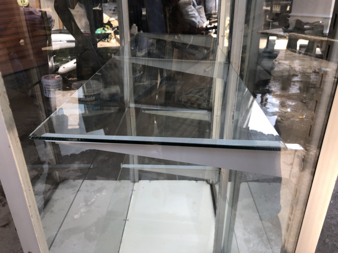 ตู้กระจกแสดงสินค้า 3 ชั้น (กระจก 2 แผ่น) ชั้นปรับ ก92:ล41.5:ส132 ซม. 1