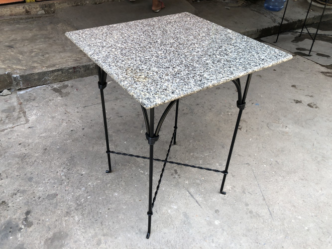 โต๊ะหินแกรนิตขัดเงา La Grâce  ก60:ล60:ส78 ซม. 4