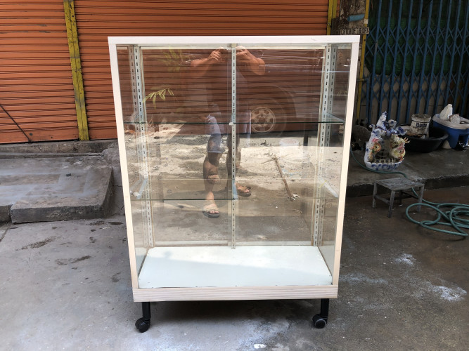 ตู้กระจกแสดงสินค้า 3 ชั้น (กระจก 2 แผ่น) ชั้นปรับ ก92:ล41.5:ส132 ซม. 3