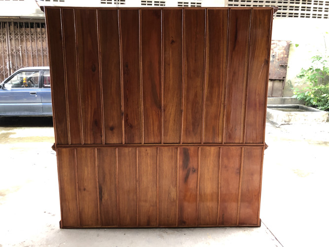 ตู้โชว์ไม้มะค่าเนื้อไม้ทั้งตัว (รวมด้านหลังตู้ด้วย)  ขนาด w200*d52*h203 ซม. 3