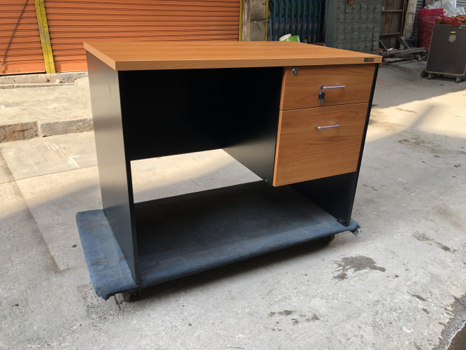 โต๊ะทำงานเมลามีน 1 ม. ใหม่ ก100.5:ล60.3:ส76 ซม. 4