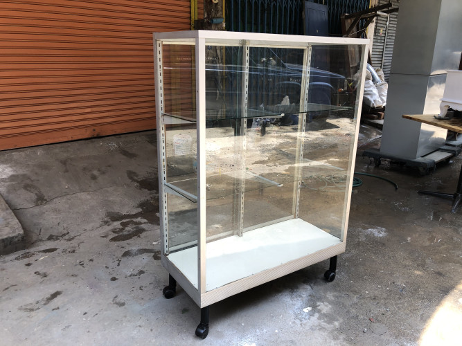 ตู้กระจกแสดงสินค้า 3 ชั้น (กระจก 2 แผ่น) ชั้นปรับ ก92:ล41.5:ส132 ซม. 4