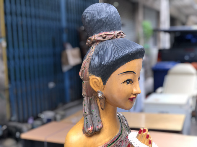 ตุ๊กตานางไหว้ ก26:ล25:ส165 ซม. 1