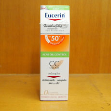 Eucerin Acne Oil Control CC Cream SPF 50+ 50 mlเหมาะสำหรับผู้ที่ต้องการปกปิดรอยสิวและช่วยลดปัญหาสิว