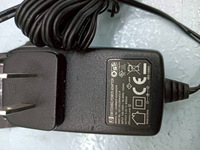 UE SWITCHING POWER AC ADAPTER MODEL: UE08WCP-050080SPA 100-240V,150MA 5 ...
