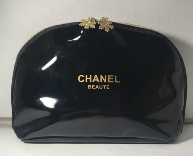 Chanel Cosmetic Bag กระเป๋าใส่เครื่องสำอางสีดำสวยหรูซิปรูปสโนว์เฟล็กสีทอง(ใบใหญ่)