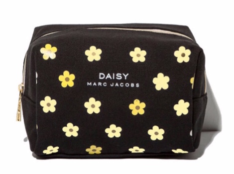 Marc Jacobs Daisy Cosmetic Pouch กระเป๋าเครื่องสำอางสกรีนลายดอกเดซี่