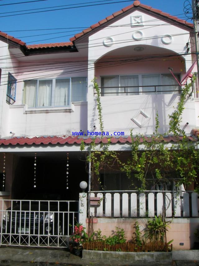 ทาวน์เฮ้าส์ 2 ชั้น  หมู่บ้านฉัตรทองวิลล่า เนื้อที่ 18.32 ต.บ่อวิน อ.ศรีราชา จ.ชลบุรี พร้อมอยู่