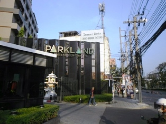 คอนโดมิเนียม เดอะพาร์คแลนด์ วิวสระว่ายน้ำ ชั้น6 เนื้อที่ 36.70 ตร.ม. พร้อมอยู่ (C1093) 2