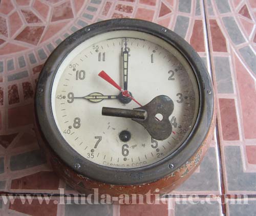 นาฬิกาโบราณไขลาน 8 วัน ในเรือ 1