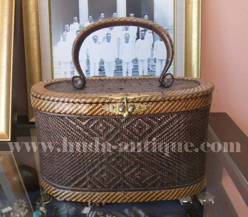 กระเป๋าย่านลิเพา ของเก๋า สภาพ 90 เปอร์เซ็นต์