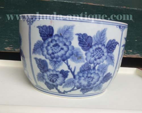 ถ้วยลายครามลวดลายดอก