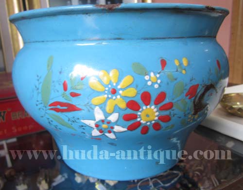 กระโถนเคลือบอีนาเมล