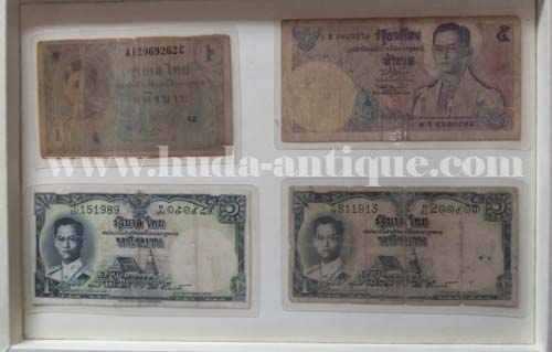 ธนบัตร ร.9 ใบ 1 บาท 2 ใบ 5 บาท 1 ใบ / ธนบัตร ร.8 1 บาท 1 ใบ รวม 4 ใบ 1