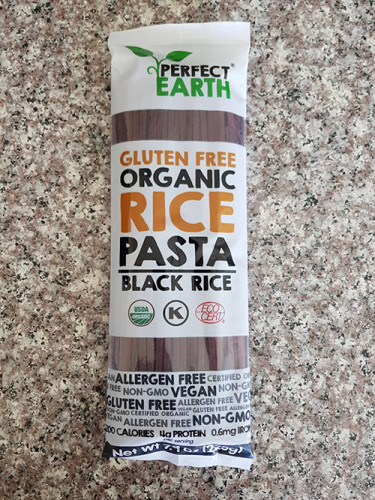 เส้นพาสต้าข้าวดำอินทรีย์ Organic Black Rice Pasta Perfect Earth(225g)
