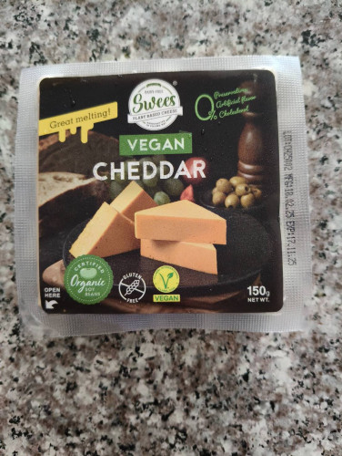 Swees Vegan Cheddar