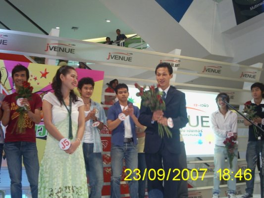 ห้าง J-venue นวนคร งานดาวรุ่งเสียงทอง จัดทุกเสาร์-อาทิตย์ 2