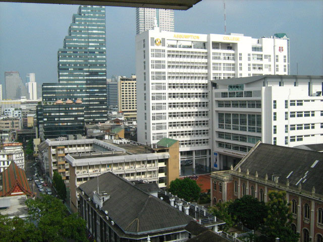 เช่าPLASMA โรงแรมโอเรียลเต็ล ห้องนอมันดี 3 จอ 1