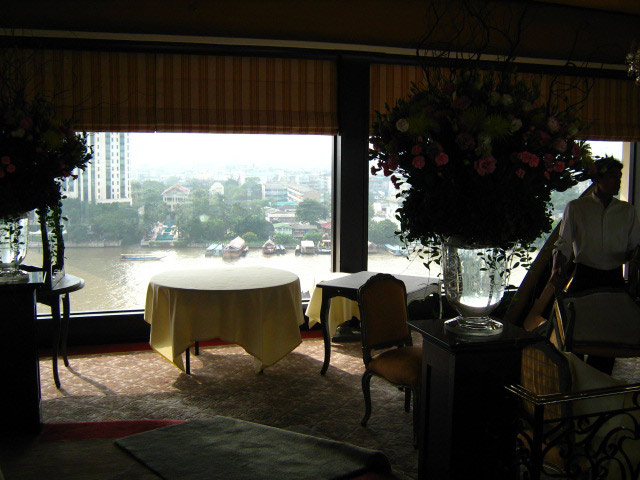 เช่าPLASMA โรงแรมโอเรียลเต็ล ห้องนอมันดี 3 จอ 4