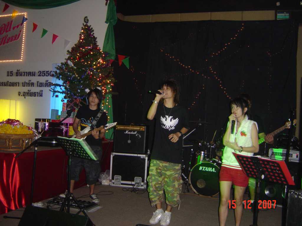LIVE BAND แสงสีเสียง บ.เงินทุนหลักทรัพย์ Syrus -  IYARA PARK RESORT อุทัยธานี 4