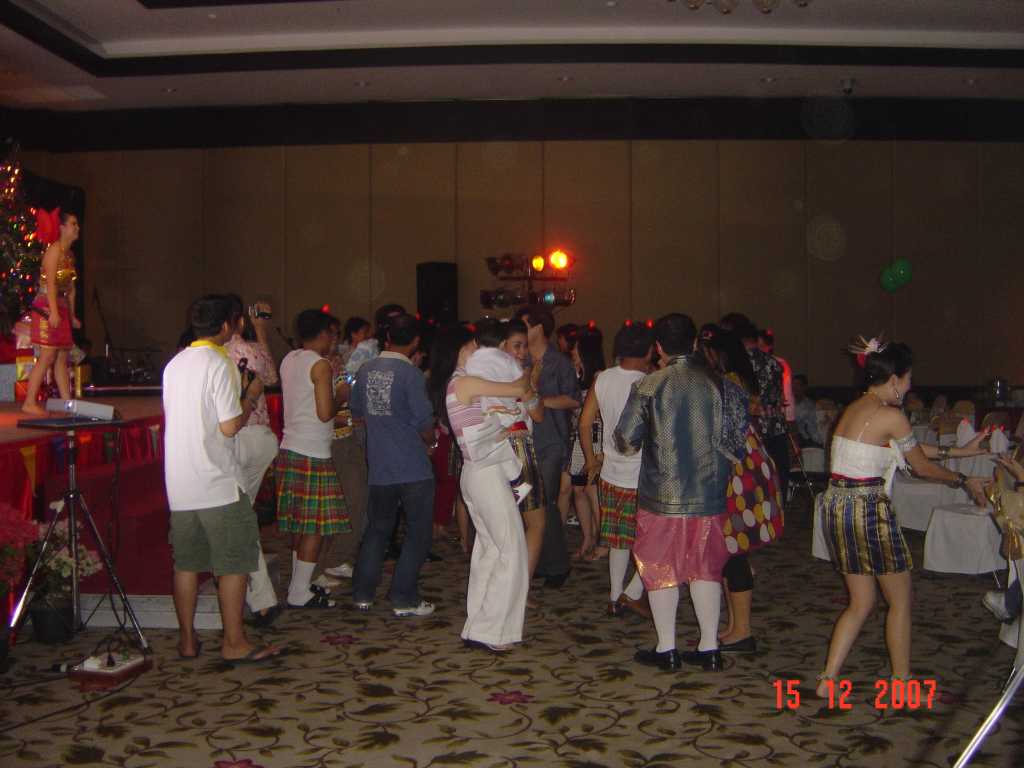 LIVE BAND แสงสีเสียง บ.เงินทุนหลักทรัพย์ Syrus -  IYARA PARK RESORT อุทัยธานี 15