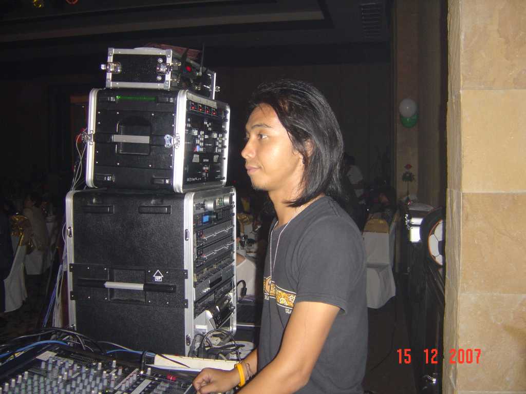 LIVE BAND แสงสีเสียง บ.เงินทุนหลักทรัพย์ Syrus -  IYARA PARK RESORT อุทัยธานี 21