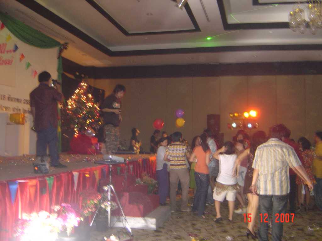 LIVE BAND แสงสีเสียง บ.เงินทุนหลักทรัพย์ Syrus -  IYARA PARK RESORT อุทัยธานี 22