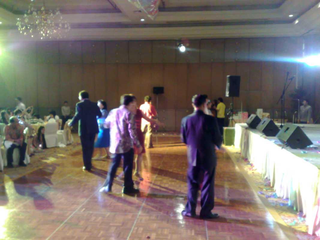 LIVE BAND แสงสีเสียง รร IMPERIAL QUEN PARK SUKHUMVIT 22 6