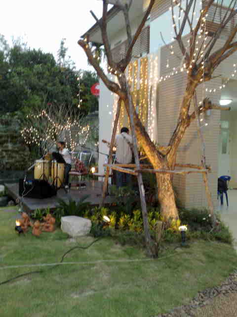 งานขึ้นบ้านใหม่ของท่านรองผู้ว่าพร้อมกันสี่หลัง กับวง Trio ACOUSTIC 3