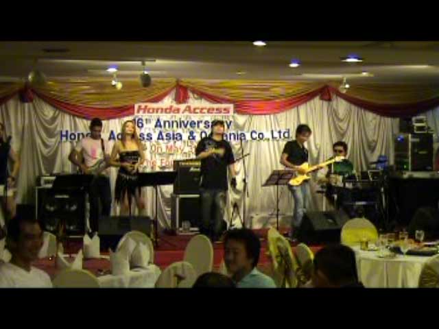 วงดนตรี JOMUSIC BAND - HONDA ACCESS  PARTY  รร.โฟรวิงส์ 3