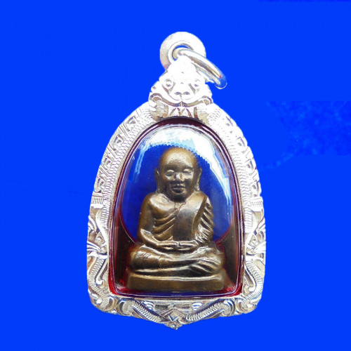 พิมพ์ 15 นับแบงก์ นวะ 4 โค้ด รูปหล่อปั๊มหลวงพ่อเงิน บางคลาน รุ่น 55 มหาบารมี 85 พรรษา 1