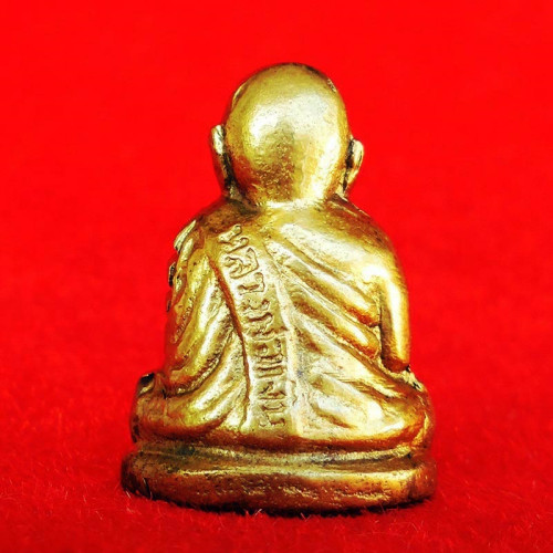 รูปเหมือนปั๊มหลวงพ่อเงิน บางคลาน ปี 15 พิมพ์มือนับแบงค์ เนื้อทองเหลือง พร้อมกล่อง สวยเข้มขลัง มีบัตร 2