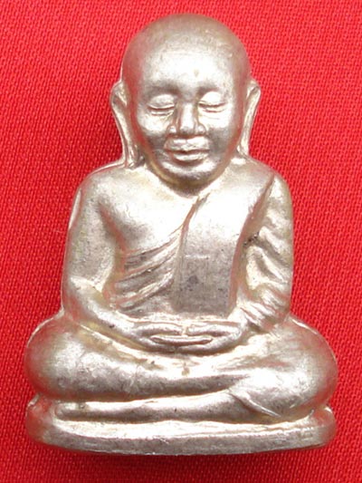 หลวงพ่อเงิน วัดบางคลาน รุ่นเงินมีมา เนื้ออัลปาก้า ปี 2546 No. ๒๙๐