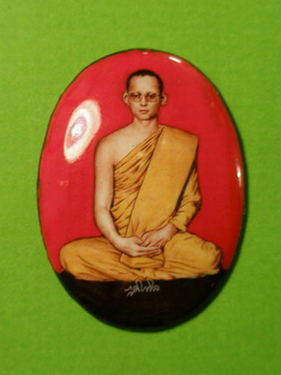 ล็อกเกตในหลวงทรงผนวช *วัดบวรนิเวศวิหาร* ฉากหลังสีแดง ปี2508