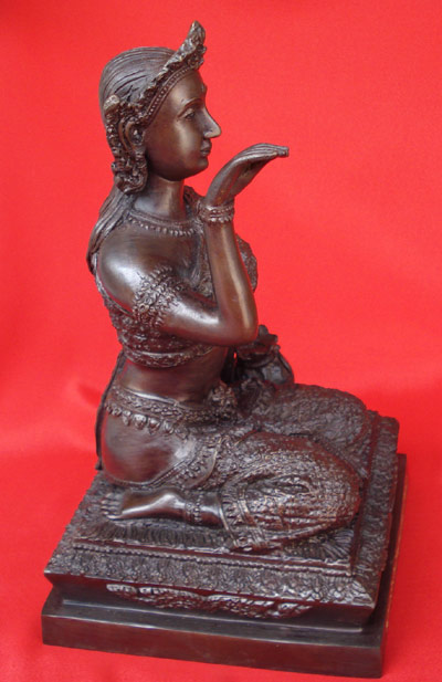 นางกวักเงินไหลนองทองไหลมา ขนาดบูชา สวยที่สุด หน้าตัก  5 นิ้ว  หลวงปู่เจือ วัดกลางบางแก้ว ปี 2550 2