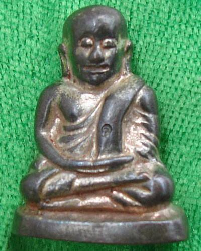 หลวงพ่อเงิน บางคลาน รุ่นพระพิจิตร พิมพ์นิยม เนื้อนวโลหะกลับดำ ผสมทองคำหนัก 109 บาท สวยน่าบูชามาก