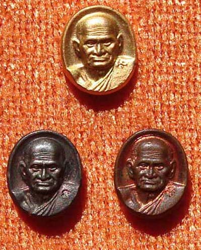 เหรียญเม็ดยา หลวงพ่อเงิน บางคลาน รุ่นพระพิจิตร พระปั๊มชุด 3 เนื้อ  ปี 42 - 43 เหมาะทำหัวแหวน