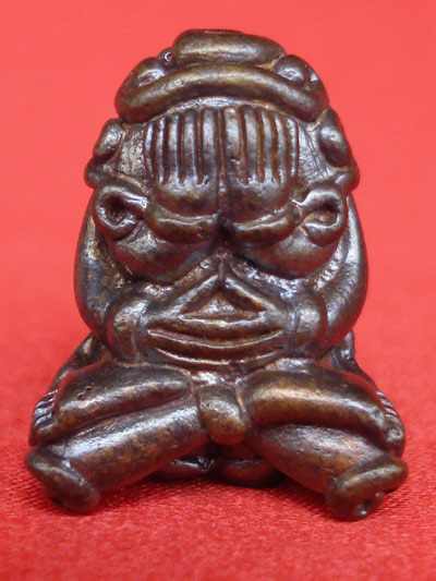 พระปิดตายันต์ยุ่ง หลวงพ่อคีย์ รุ่นมั่งมีเงินทอง  สวยมาก ปี 2549 พระเครื่องที่น่าบูชามากครับ