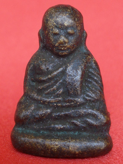 1 ใน 11 พิมพ์ที่หายากมากครับ หลวงพ่อเงิน บางคลาน รุ่นปืนแตก พิมพ์แจกแม่ครัว  ปี 2528