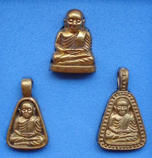 หลวงพ่อเงิน วัดบางคลาน พระเครื่อง เมืองพิจิตร รุ่นเมตตาบารมี เนื้อทองเหลือง ชุดใหญ่ ปี 2545