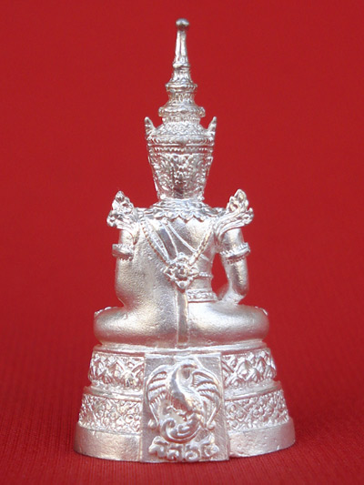 พระแก้วมรกต เนื้อเงินพ่นทราย กรมสรรพสามิตจัดสร้าง วัดพระศรีรัตนศาสดาราม ปี 2539 องค์นี้สวยมาก 1